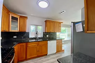 340 Sanders Rd, Northbrook, IL 60062 - Photo 5