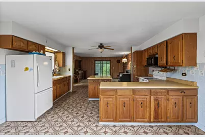 23857 W Town Line Road, Lake Villa, IL 60046 - Photo 11