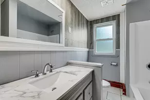 411 Wallace St, Joliet, IL 60436 - Photo 11