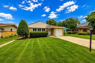408 S Albert St, Mount Prospect, IL 60056 - Photo 1
