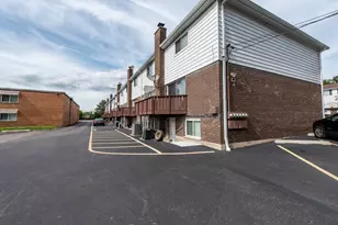 551 W Park Ave, Libertyville, IL 60048 - Photo 3