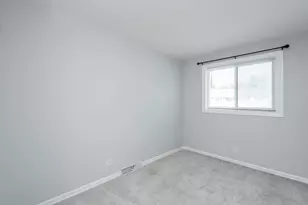 551 W Park Ave, Libertyville, IL 60048 - Photo 19