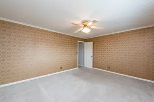 551 W Park Ave, Libertyville, IL 60048 - Photo 23