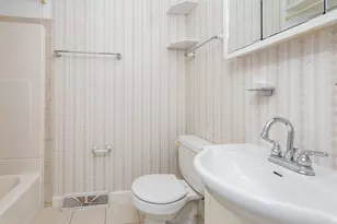 551 W Park Ave, Libertyville, IL 60048 - Photo 17