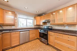 551 W Park Ave, Libertyville, IL 60048 - Photo 7