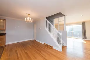 551 W Park Ave, Libertyville, IL 60048 - Photo 11
