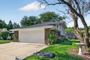 1609 Briarcrest Dr, New Lenox, IL 60451 - Photo 3