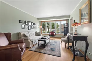 4244 Adeline Dr, Oak Lawn, IL 60453 - Photo 3