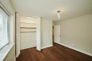 7074 N Ridge Blvd, Chicago, IL 60645 - Photo 7