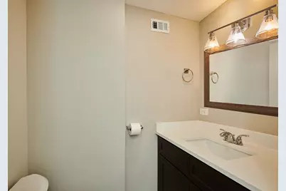 7074 N Ridge Boulevard #1E, Chicago, IL 60645 - Photo 11