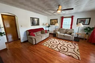 129 Laurel St, Wilmington, IL 60481 - Photo 5