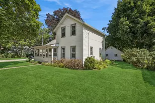 802 E Washington St, Marengo, IL 60152 - Photo 1