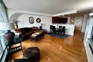 300 N State St, Chicago, IL 60654 - Photo 7