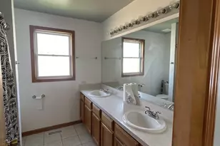 53 Sunrise Ct, Steger, IL 60475 - Photo 11