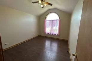 53 Sunrise Ct, Steger, IL 60475 - Photo 7