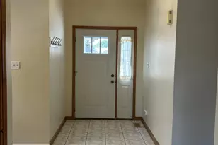 53 Sunrise Ct, Steger, IL 60475 - Photo 3