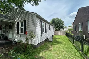 1200 S 10th St, Pekin, IL 61554 - Photo 3