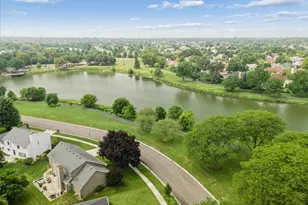 1056 Fox Valley Dr, Aurora, IL 60504 - Photo 27