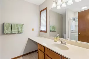 1056 Fox Valley Dr, Aurora, IL 60504 - Photo 13