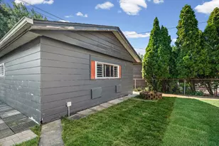 4953 N Meade Ave, Chicago, IL 60630 - Photo 29
