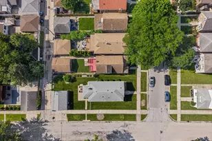 4953 N Meade Ave, Chicago, IL 60630 - Photo 33