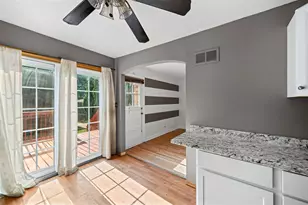 4953 N Meade Ave, Chicago, IL 60630 - Photo 13