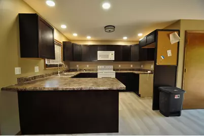 512 E Bronson Street, Streator, IL 61364 - Photo 9