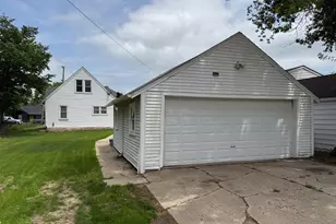 129 E Riverside Blvd, Loves Park, IL 61111 - Photo 17