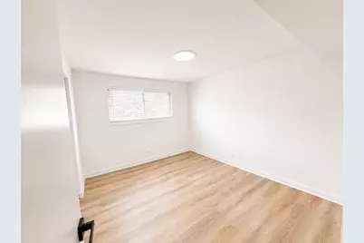 5819 W Higgins Avenue #2D, Chicago, IL 60630 - Photo 17
