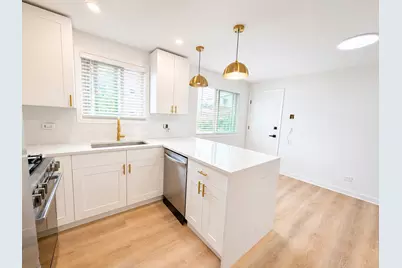 5819 W Higgins Avenue #2D, Chicago, IL 60630 - Photo 5