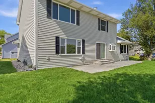 221 Windsor Dr, Bartlett, IL 60103 - Photo 3