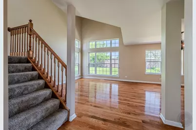 527 Northgate Circle, Oswego, IL 60543 - Photo 3