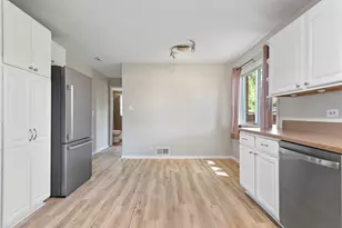 33191 N Sunset Ave, Grayslake, IL 60030 - Photo 11