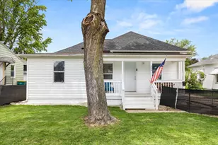 206 E Grant St, Streator, IL 61364 - Photo 1