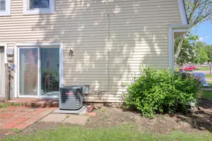 21 Fernwood Dr, Bolingbrook, IL 60440 - Photo 13