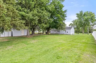 902 Laura Ave, Streator, IL 61364 - Photo 25
