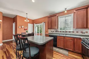 1895 Indian Hill Ln, Aurora, IL 60503 - Photo 7