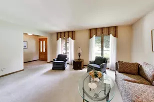 16W671 Fern St, Willowbrook, IL 60527 - Photo 5