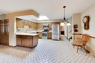16W671 Fern St, Willowbrook, IL 60527 - Photo 9