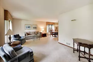 16W671 Fern St, Willowbrook, IL 60527 - Photo 3