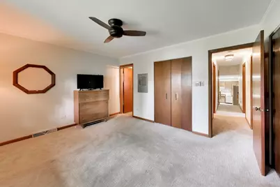 16W671 Fern Street, Willowbrook, IL 60527 - Photo 17