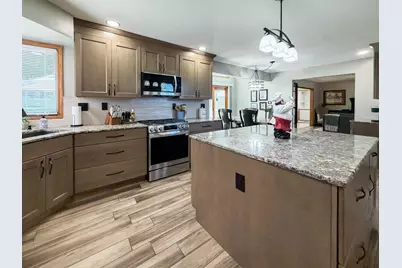 3005 Countryside Lane, Freeport, IL 61032 - Photo 7