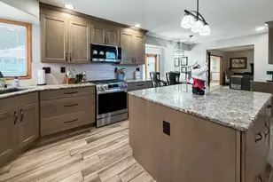 3005 Countryside Ln, Freeport, IL 61032 - Photo 7