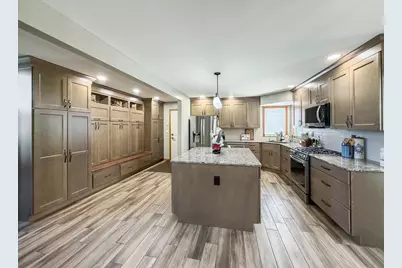 3005 Countryside Lane, Freeport, IL 61032 - Photo 9