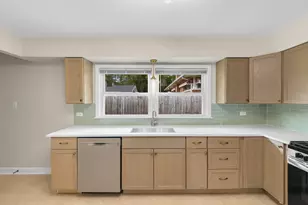 22548 Ridgeway Ave, Richton Park, IL 60471 - Photo 9