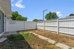 5521 Pebblebeach Dr, Hanover Park, IL 60133 - Photo 25