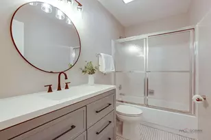 232 Stanton Ct W, Buffalo Grove, IL 60089 - Photo 23