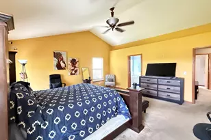 2023 Crosswind Dr, Plainfield, IL 60586 - Photo 15