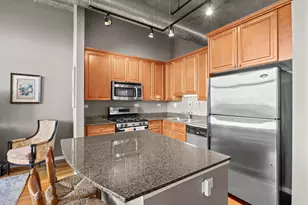 [Address not provided], Chicago, IL 60610 - Photo 9