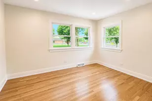 307 N Fairview Ave N, Mount Prospect, IL 60056 - Photo 17